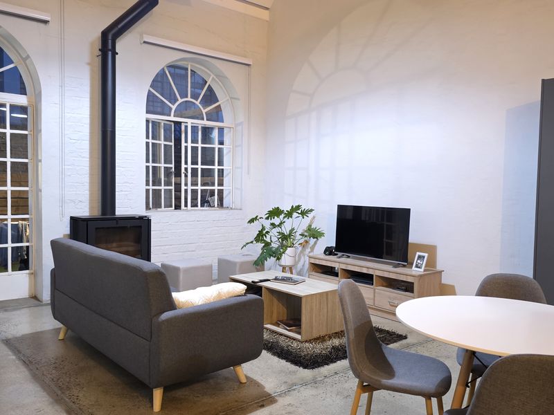 Your 2 bed opportunity to Live above the ordinary - Photo 2