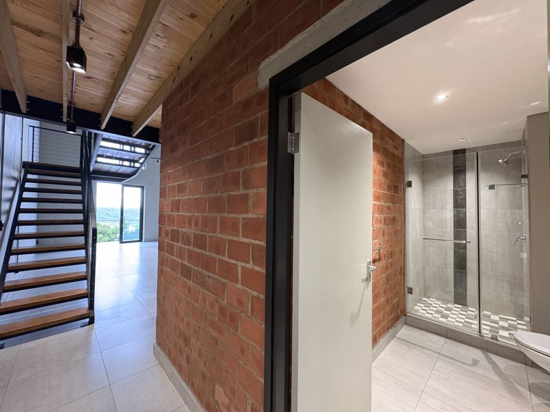 MODERN COASTAL LIVING. - Photo 1