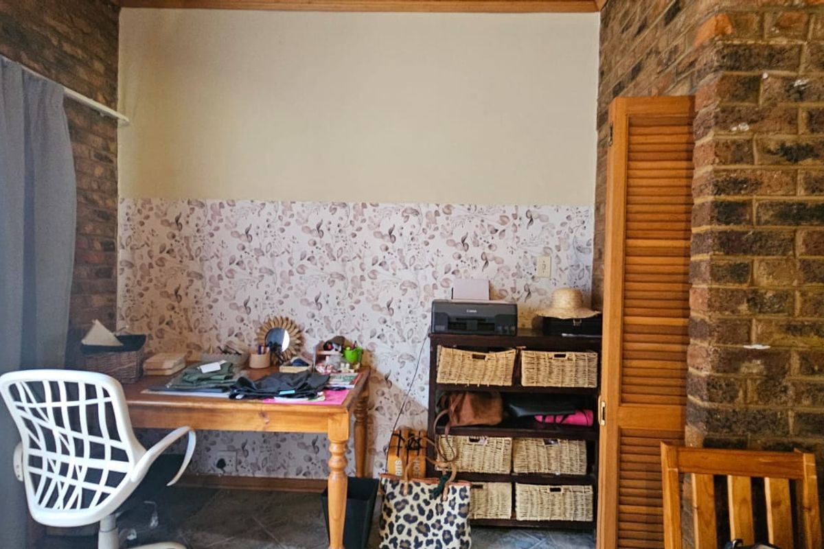 Spacious Family Living with Exceptional Features in Brits – Voeltjiedorp - Photo 4