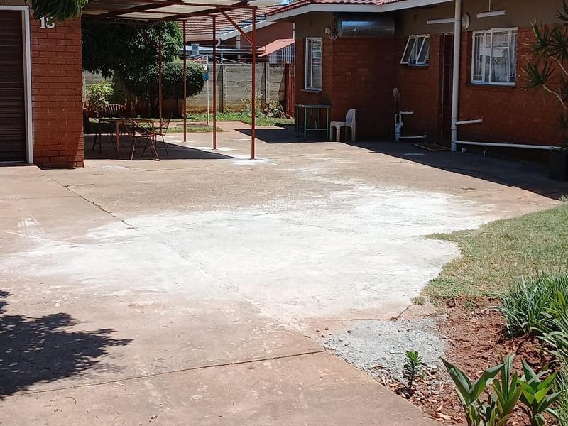 3 Bedroom House for Sale In Mooinooi. - Photo 2