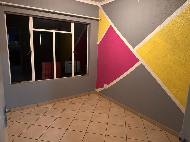 2 bedroom apartment for sale - Photo 7