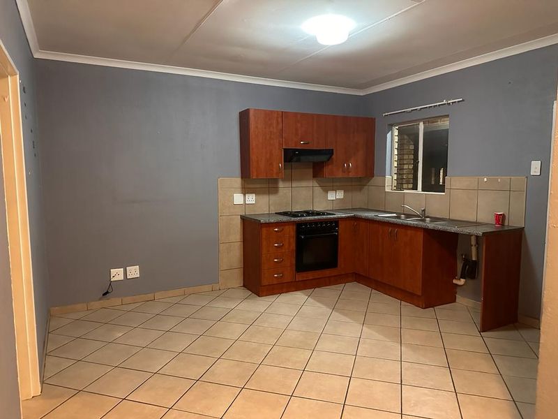 2 bedroom apartment for sale - Photo 2