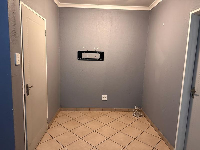 2 bedroom apartment for sale - Photo 5