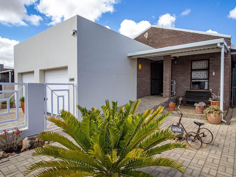 Prime Location Living – Walk to the Golf Course & Town Centre! - Photo 9