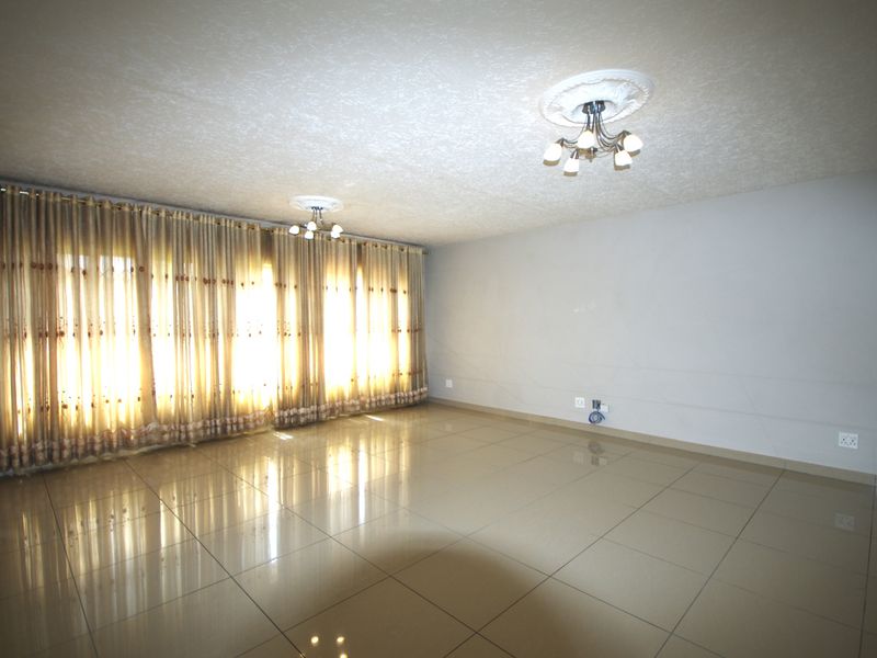 Stunning Secure Living - Photo 9