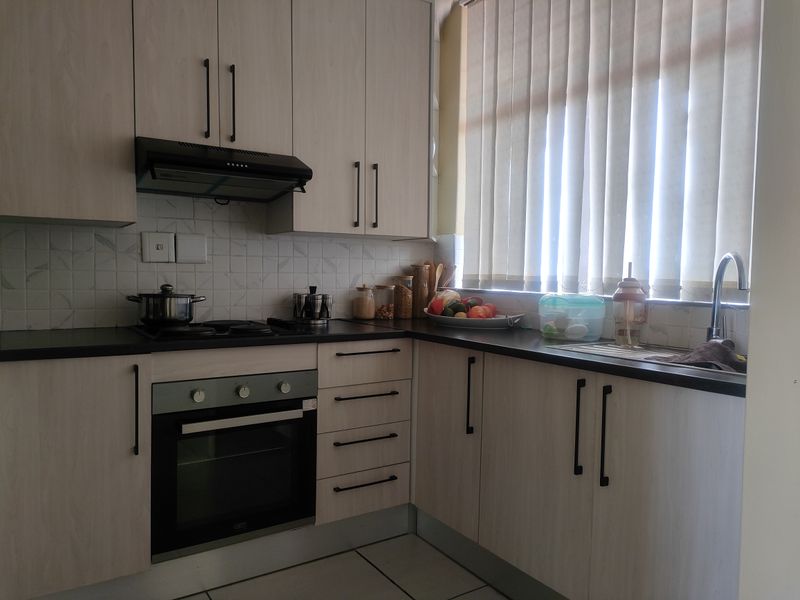 Flat For Sale In Pretoria - Photo 2