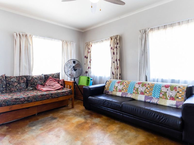 Modern Comfort and Style - Photo 6