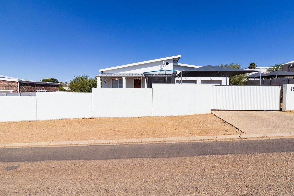 Modern Comfort and Style - Photo 3