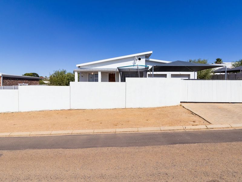 Modern Comfort and Style - Photo 3