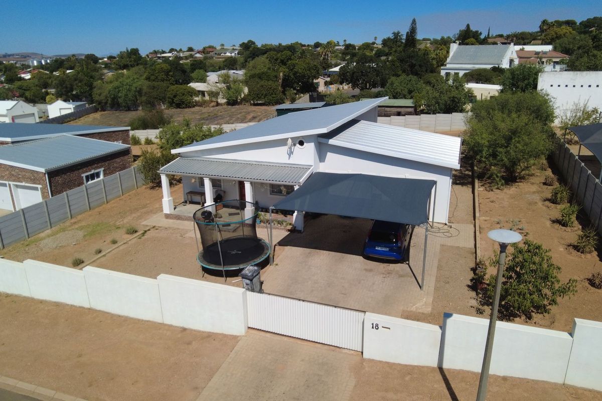 Modern Comfort and Style - Photo 2