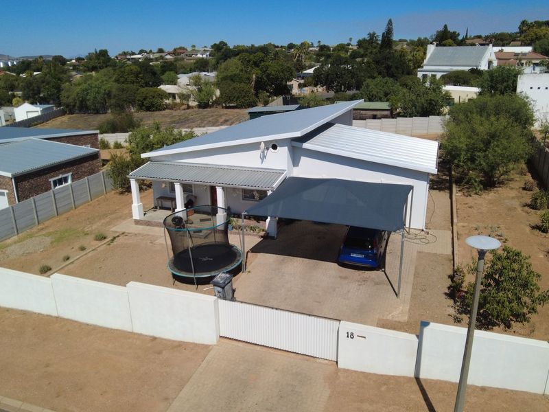 Modern Comfort and Style - Photo 2