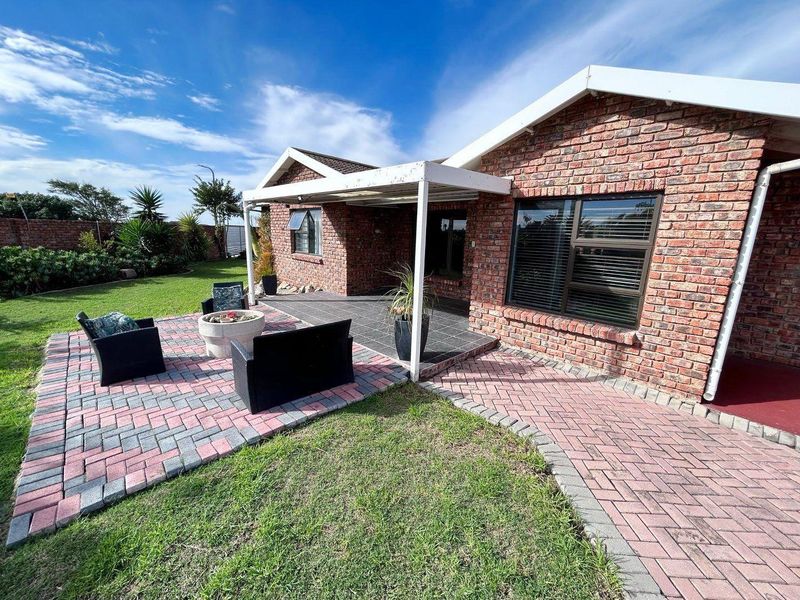 BLUEWATER BAY 3 BED 2 BATH HOUSE WITH FLATLET FOR SALE - Photo 2