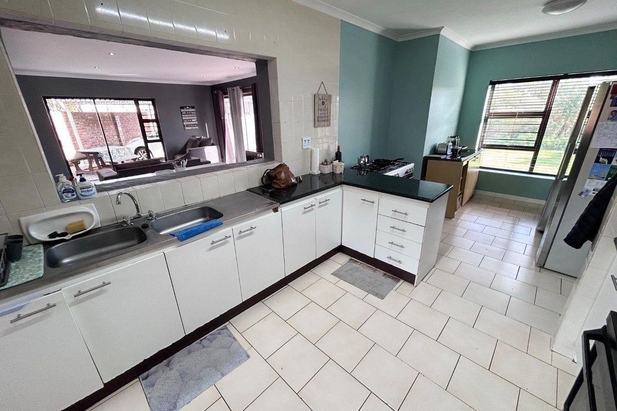 BLUEWATER BAY 3 BED 2 BATH HOUSE WITH FLATLET FOR SALE - Photo 4