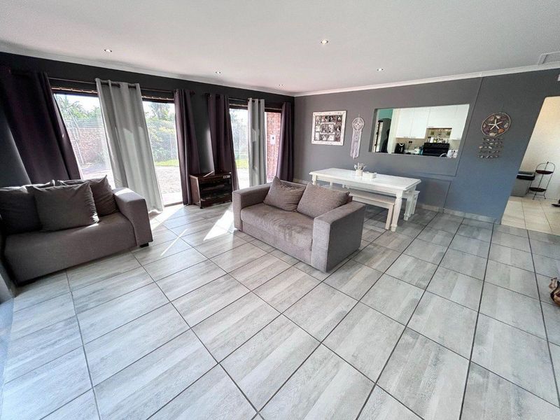 BLUEWATER BAY 3 BED 2 BATH HOUSE WITH FLATLET FOR SALE - Photo 8