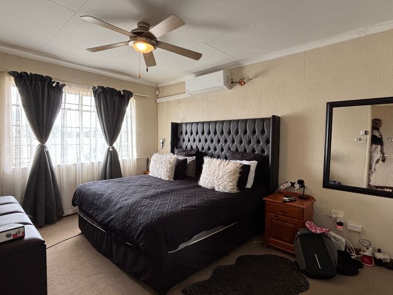 3 BEDROOM HOUSE TO LET - Photo 4