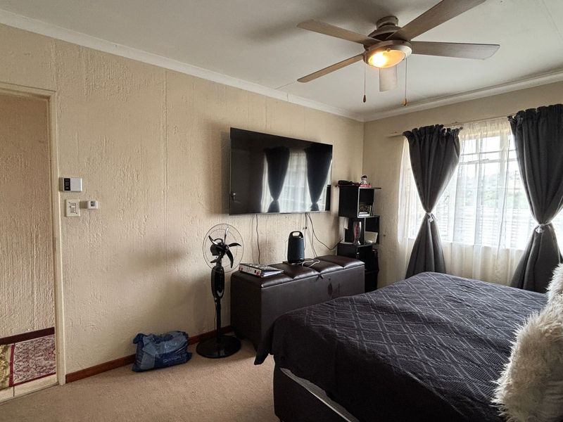 3 BEDROOM HOUSE TO LET - Photo 5