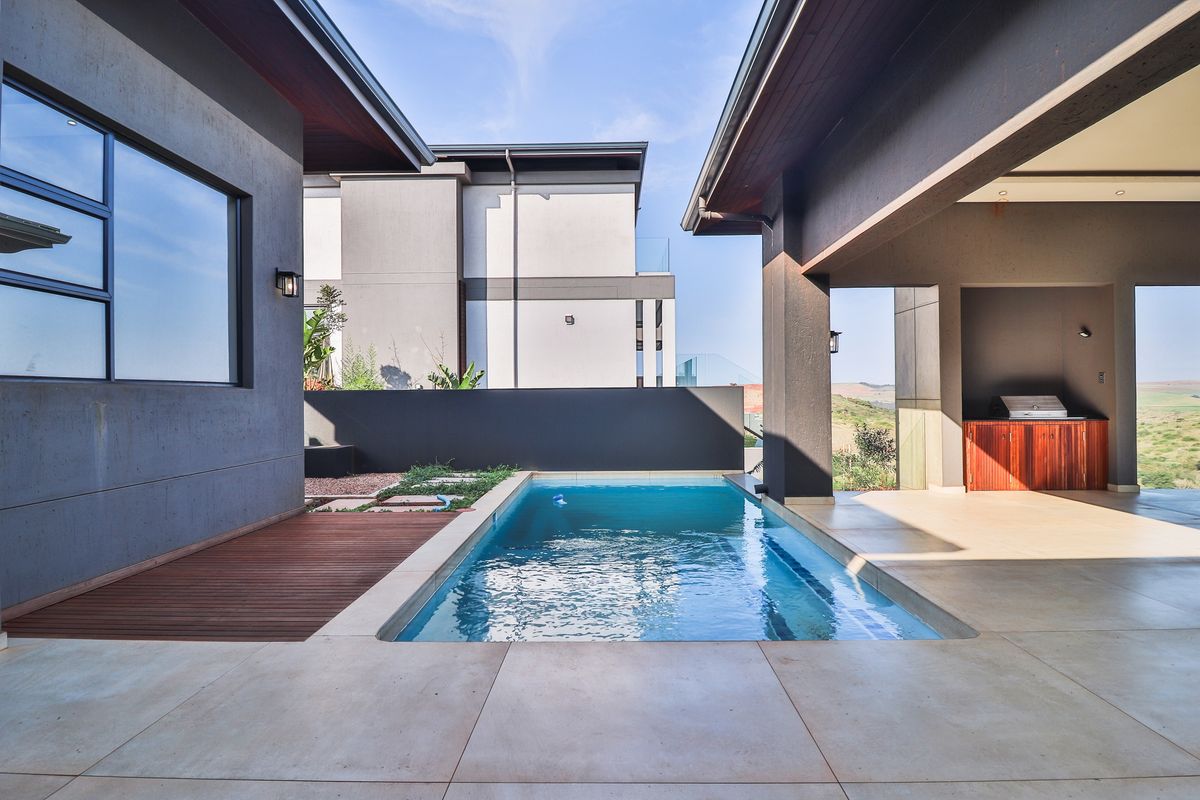 Freestanding large family home in sought after Zimbali Lakes - Photo 4