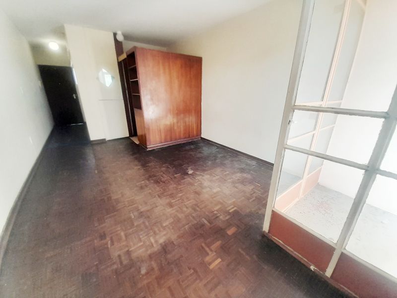 CENTRAL STUDIO APARTMENT FOR RENT - Photo 3
