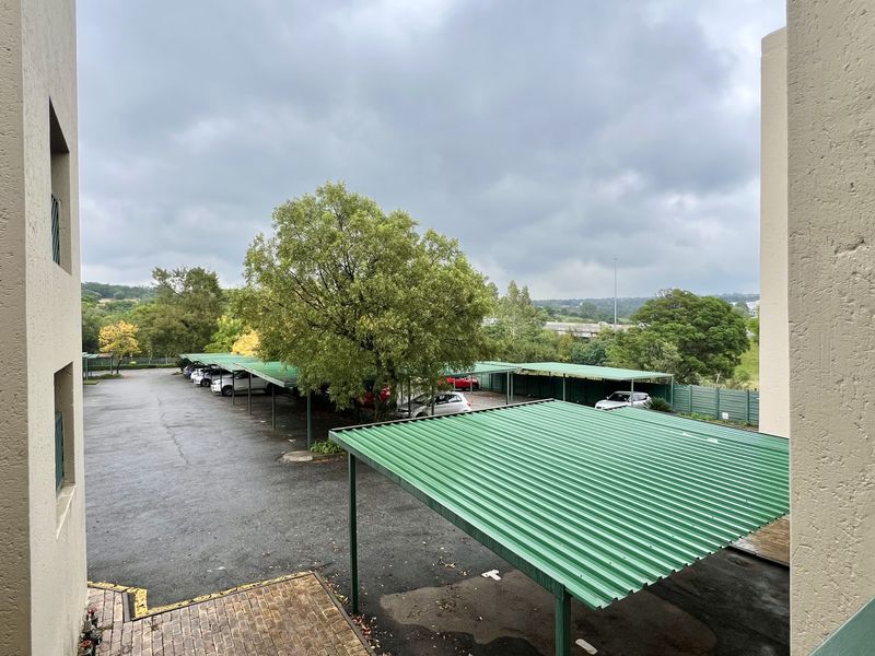 Charming Middle Floor Studio Apartment with Private Balcony - 1st Aug 2026 - Photo 10