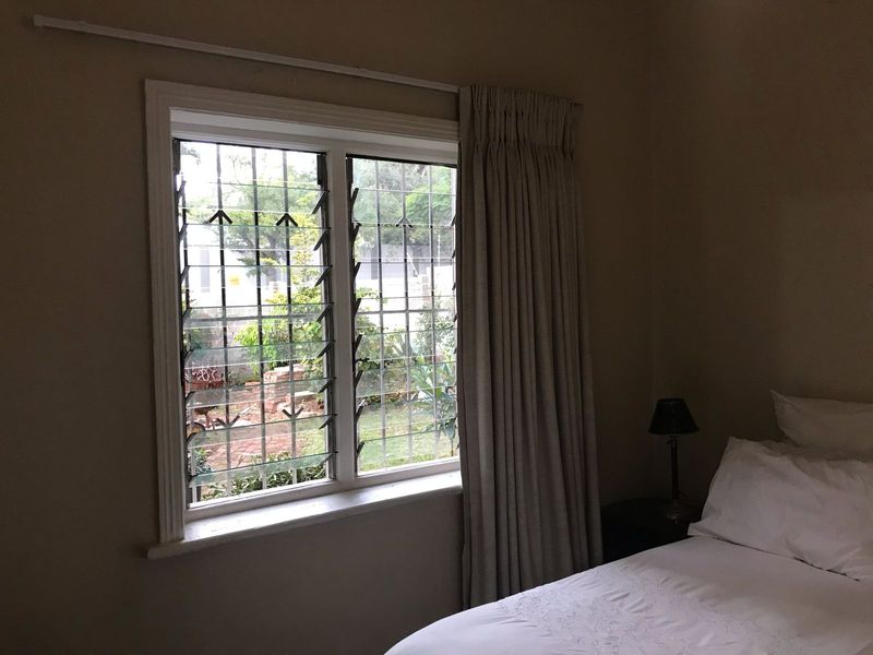 Private Parktown garden apartment - Photo 7