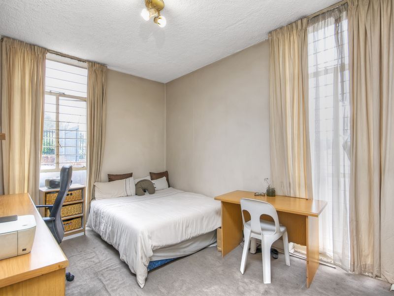 URGENT SALE!!! PERFECT LOCK UP AND GO IN A WELL MAINTAINED AND SECURE COMPLEX!!! - Photo 10