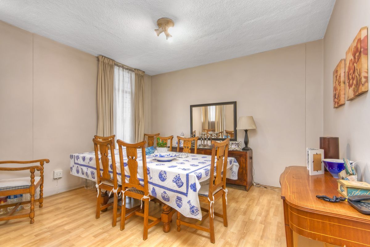 URGENT SALE!!! PERFECT LOCK UP AND GO IN A WELL MAINTAINED AND SECURE COMPLEX!!! - Photo 4