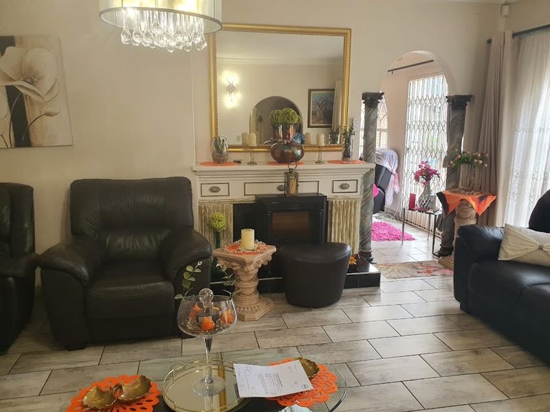 A Rare Gem! - Photo 9