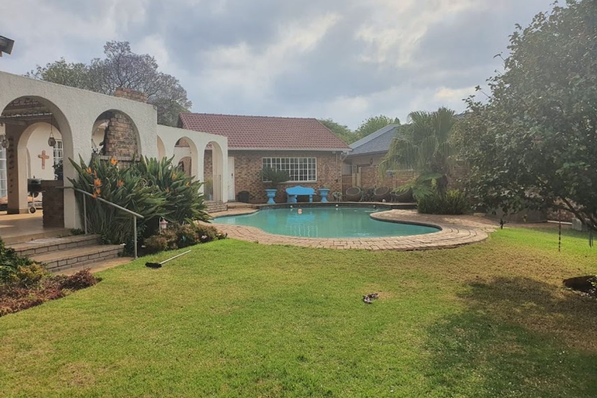 A Rare Gem! - Photo 3