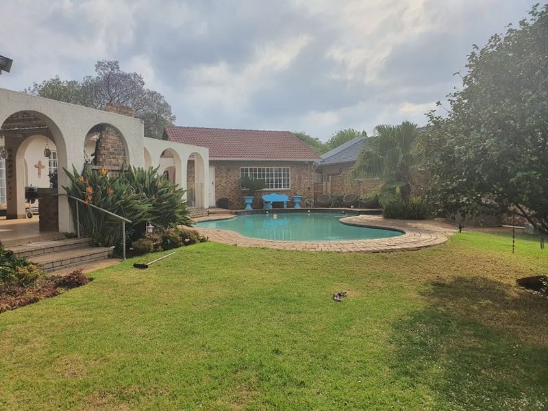 A Rare Gem! - Photo 3