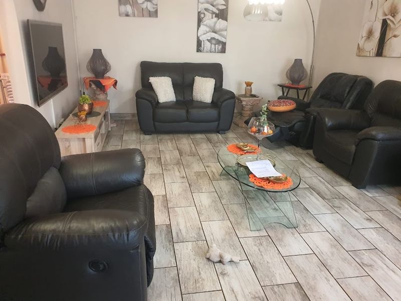 A Rare Gem! - Photo 8