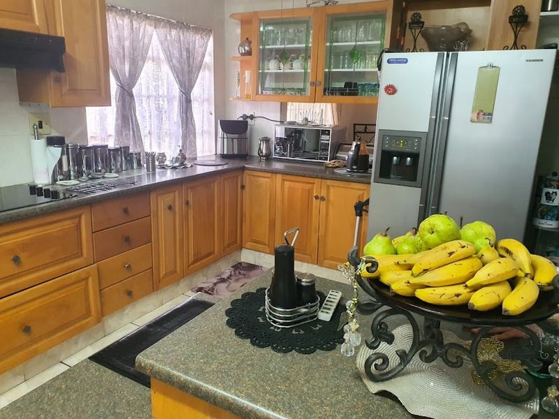 A Rare Gem! - Photo 7