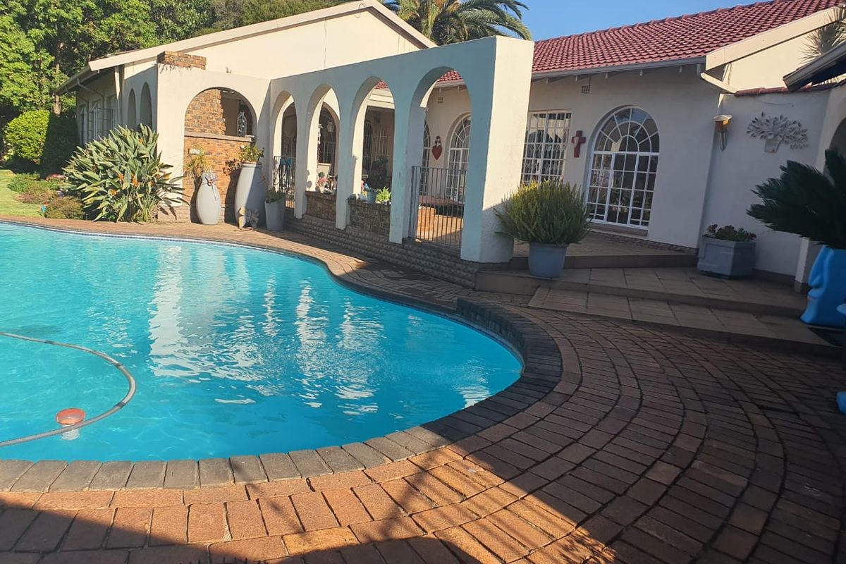 A Rare Gem! - Photo 2