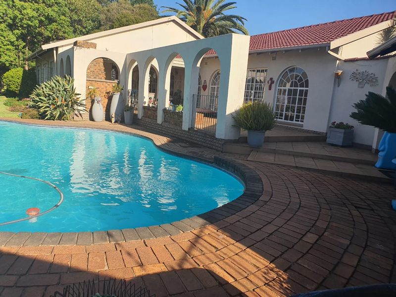 A Rare Gem! - Photo 2