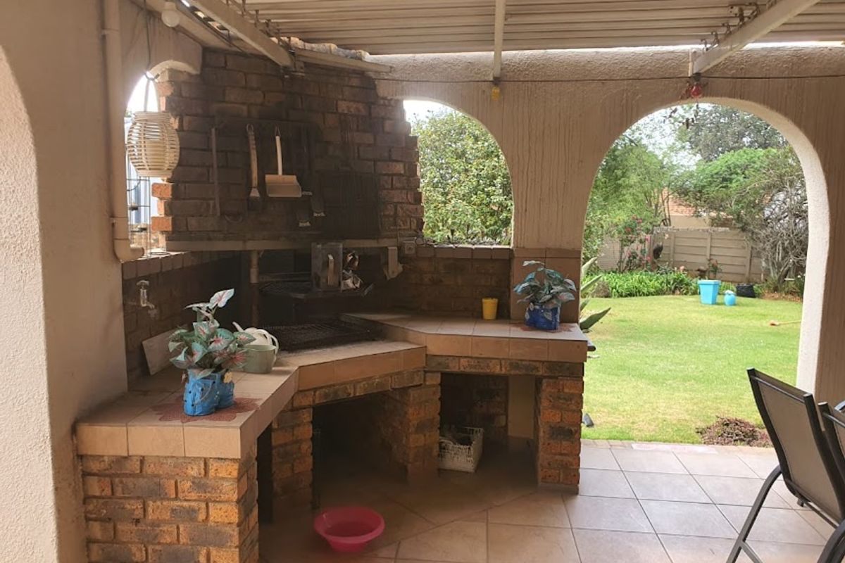 A Rare Gem! - Photo 4