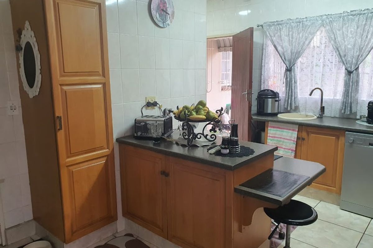 A Rare Gem! - Photo 5