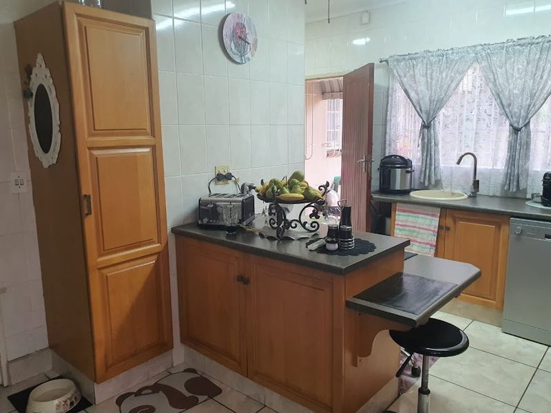 A Rare Gem! - Photo 5