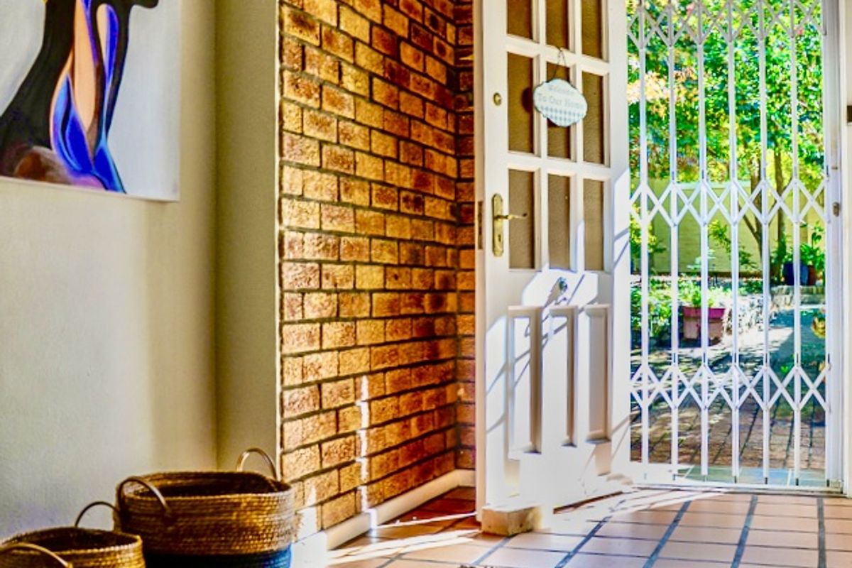 Charming 3 Bedroom House to rent in Heldervue. - Photo 2