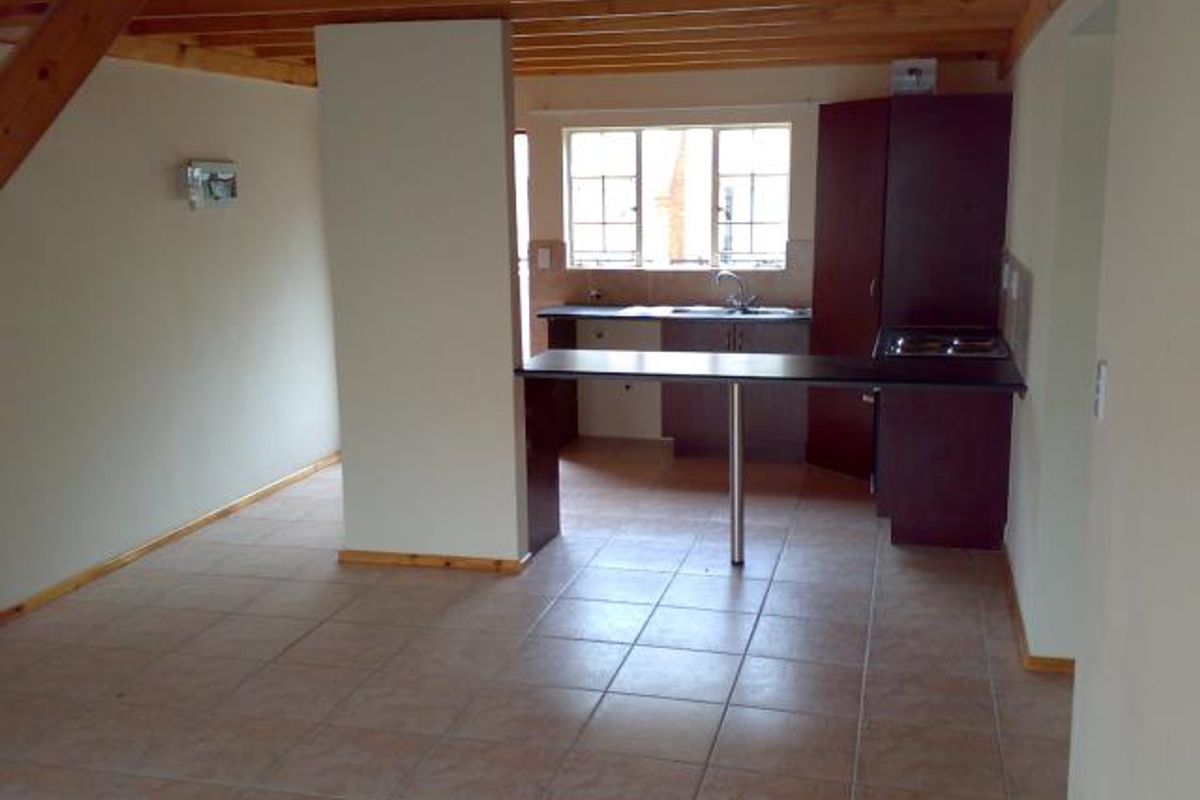 Modern and spacious living! - Photo 2