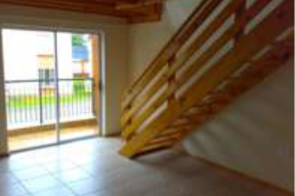 Modern and spacious living! - Photo 3