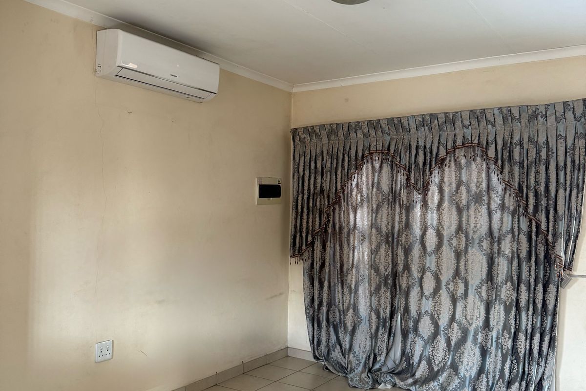 Your Dream Home Awaits at Mareldene Estate – Luxurious Townhouses for Sale! - Photo 5