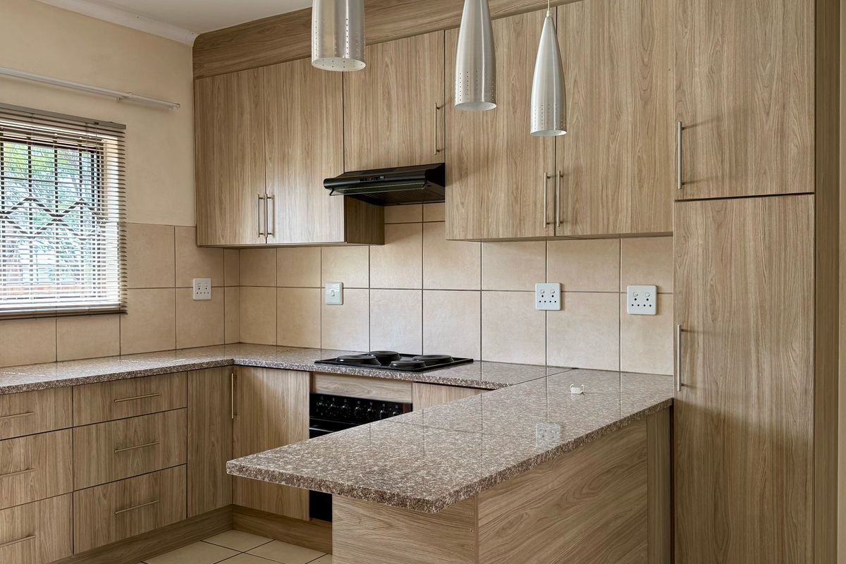 Your Dream Home Awaits at Mareldene Estate – Luxurious Townhouses for Sale! - Photo 3