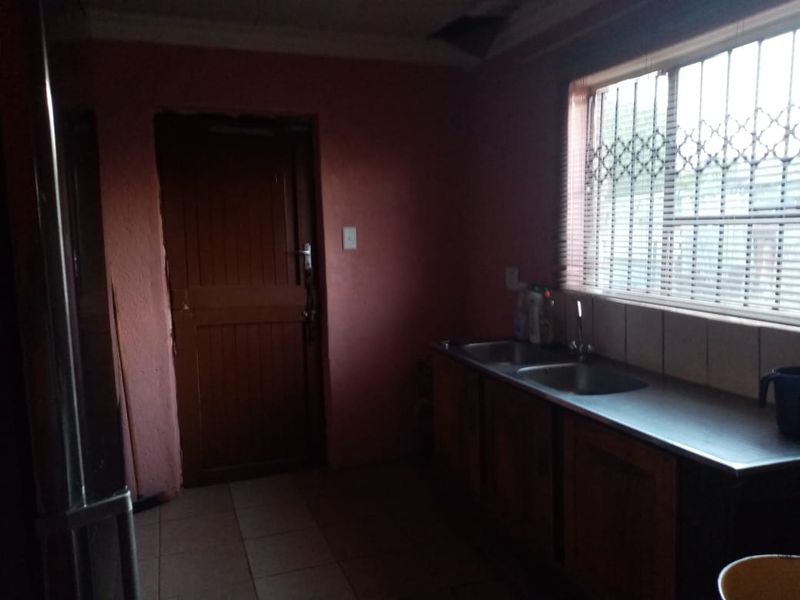 This beautiful three bedrooms property its situated in Pretoria - Photo 2