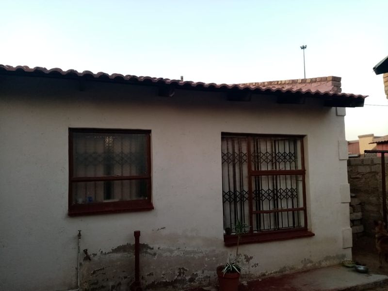 This beautiful three bedrooms property its situated in Pretoria - Photo 9