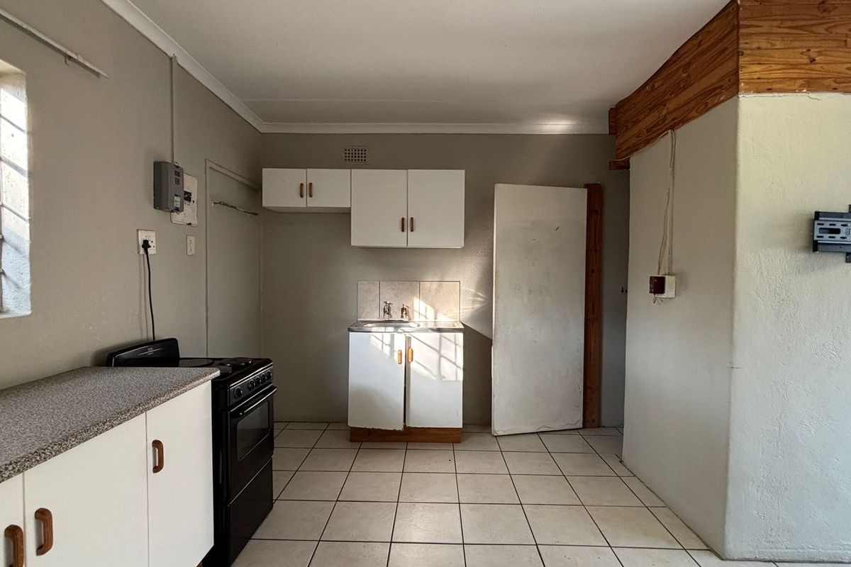 BACHELOR APARTMENT TO LET - Photo 5