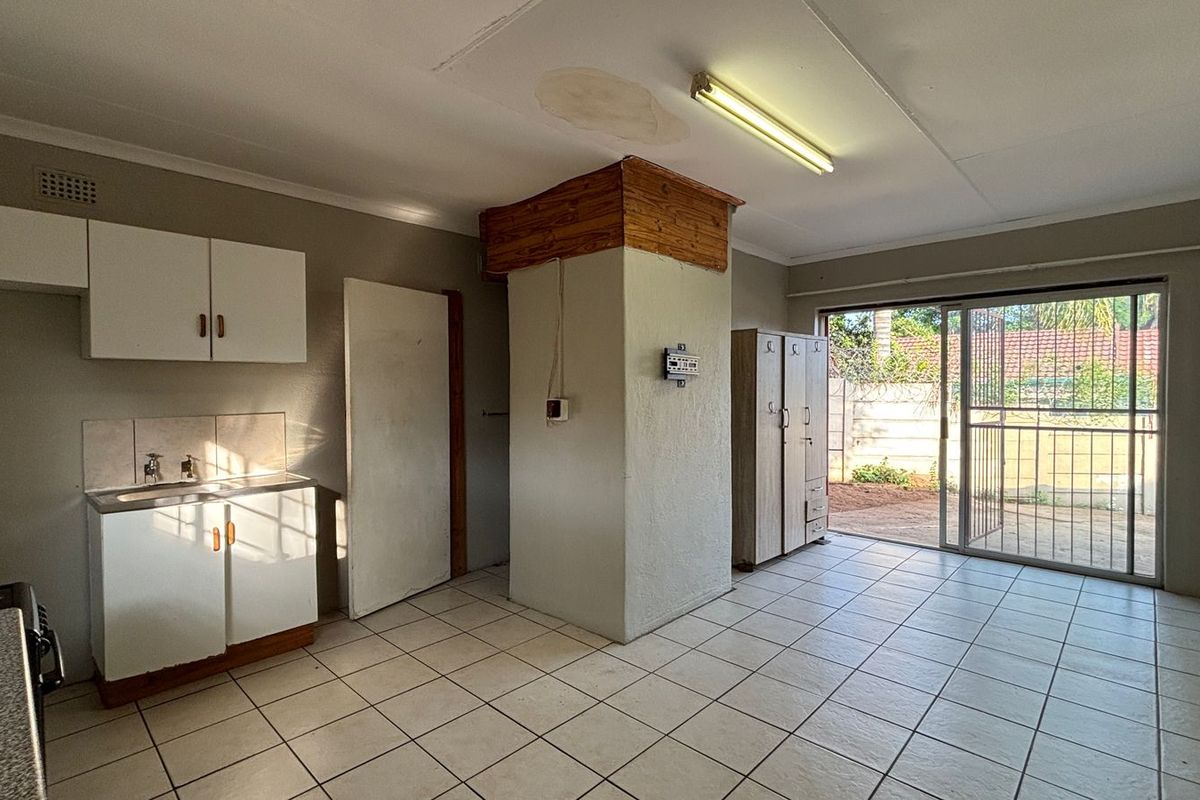 BACHELOR APARTMENT TO LET - Photo 4