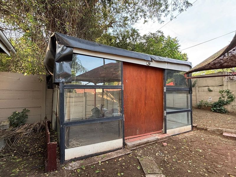 BACHELOR APARTMENT TO LET - Photo 9