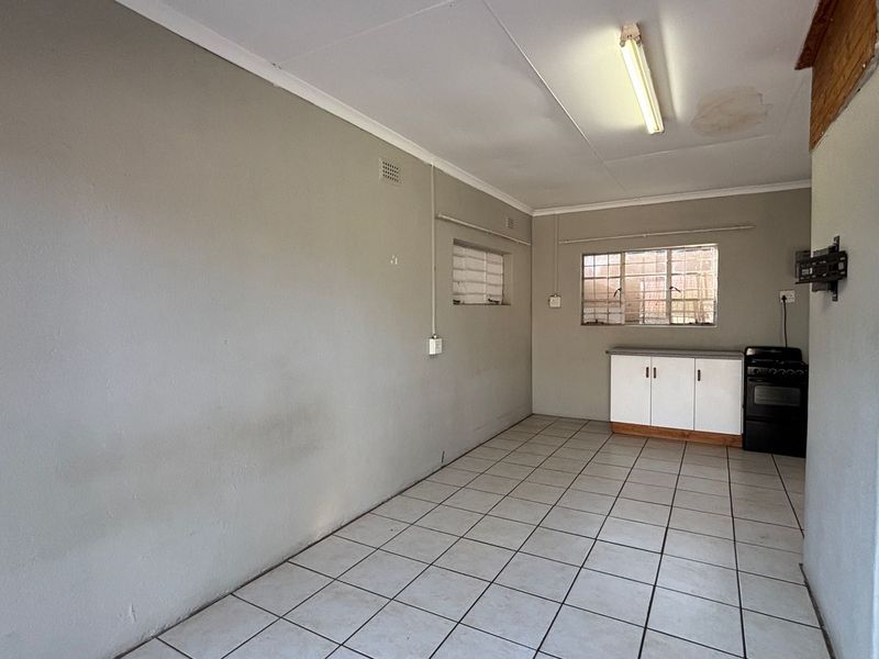 BACHELOR APARTMENT TO LET - Photo 7