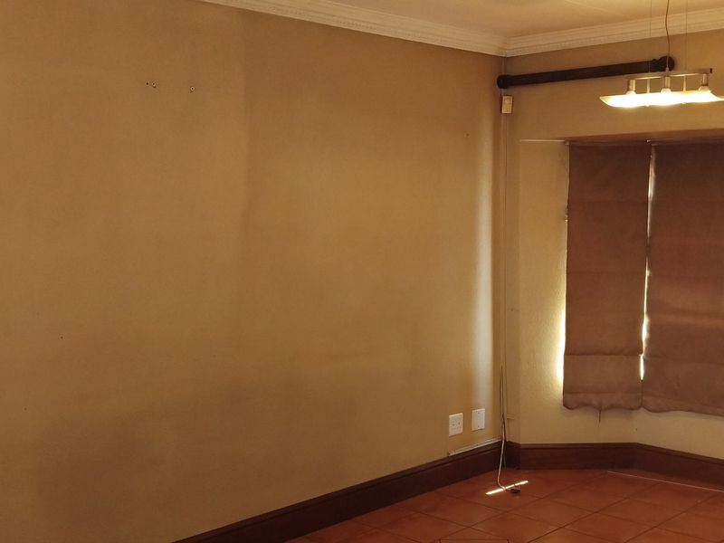 Townhouse For Sale In Kempton Park - Photo 7