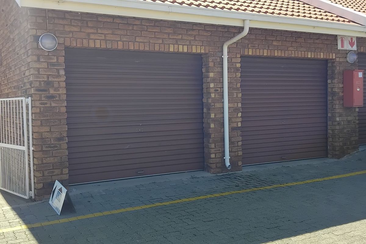 Townhouse For Sale In Kempton Park - Photo 2