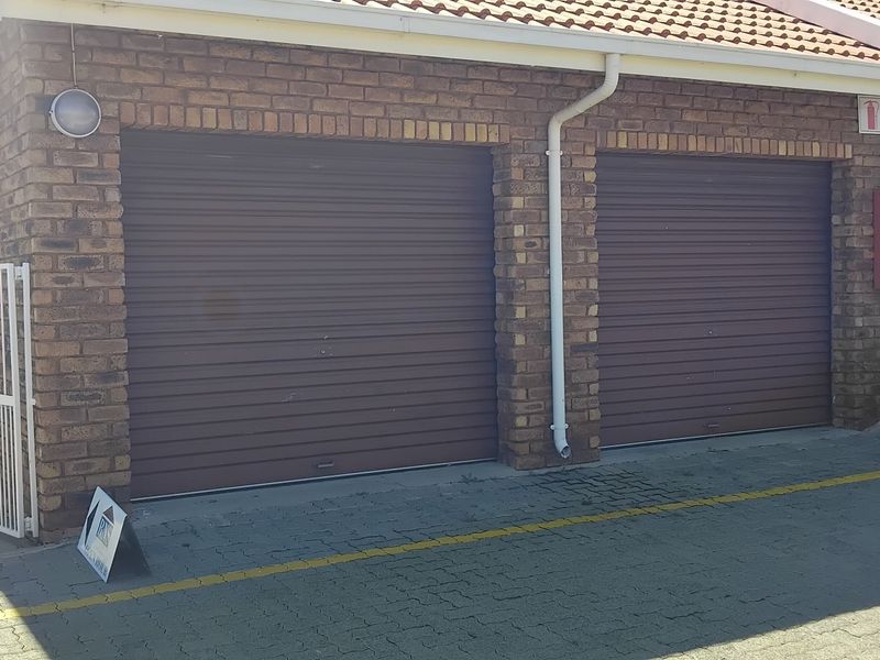 Townhouse For Sale In Kempton Park - Photo 2